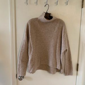 HM Chunky Mock Neck Sweater